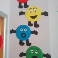 okul öncesınde kağit işler, duvar süsü ,davetiye kartları ,suluboya  çalişması (6958)