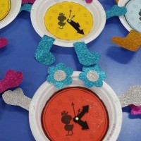 okul öncesınde kağit işler, duvar süsü ,davetiye kartları ,suluboya  çalişması (6961)