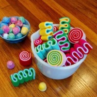 sanat etkınlığı ,boyama çalişması ,artık materyal (134)