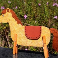 sanat etkınlığı ,boyama çalişması ,artık materyal (663)