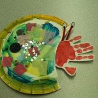 Artık Materyaller,Proje Çalişması, Sınıf Süsleme ,Kapı Süsü, Sayı Birleştirme,Arı Çalişması ,Balık  ,Kuş ,Baykuş,Maymun ,Kurbağa  Çalişması(1954)