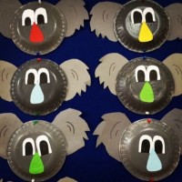 Artık Materyaller,Proje Çalişması, Sınıf Süsleme ,Kapı Süsü, Sayı Birleştirme,Arı Çalişması ,Balık  ,Kuş ,Baykuş,Maymun ,Kurbağa  Çalişması(1960)