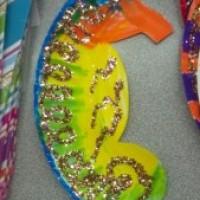 Artık Materyaller,Proje Çalişması, Sınıf Süsleme ,Kapı Süsü, Sayı Birleştirme,Arı Çalişması ,Balık  ,Kuş ,Baykuş,Maymun ,Kurbağa  Çalişması(1978)