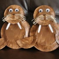 Artık Materyaller,Proje Çalişması, Sınıf Süsleme ,Kapı Süsü, Sayı Birleştirme,Arı Çalişması ,Balık  ,Kuş ,Baykuş,Maymun ,Kurbağa  Çalişması(1979)