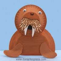 Artık Materyaller,Proje Çalişması, Sınıf Süsleme ,Kapı Süsü, Sayı Birleştirme,Arı Çalişması ,Balık  ,Kuş ,Baykuş,Maymun ,Kurbağa  Çalişması(1991)