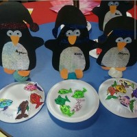 Artık Materyaller,Proje Çalişması, Sınıf Süsleme ,Kapı Süsü, Sayı Birleştirme,Arı Çalişması ,Balık  ,Kuş ,Baykuş,Maymun ,Kurbağa  Çalişması(2010)