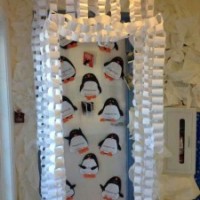 Artık Materyaller,Proje Çalişması, Sınıf Süsleme ,Kapı Süsü, Sayı Birleştirme,Arı Çalişması ,Balık  ,Kuş ,Baykuş,Maymun ,Kurbağa  Çalişması(2012)