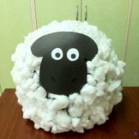 Artık Materyaller,Proje Çalişması, Sınıf Süsleme ,Kapı Süsü, Sayı Birleştirme,Arı Çalişması ,Balık  ,Kuş ,Baykuş,Maymun ,Kurbağa  Çalişması(2017)