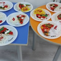 okul öncesinde boyma çalişması ve sanat etkinliği  (446)